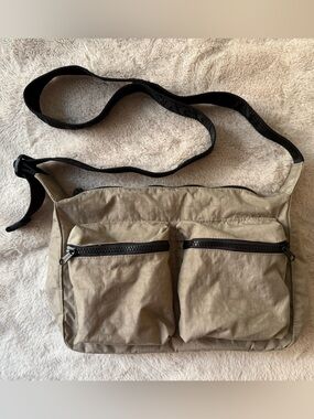 BAGGU Medium Cargo Crossbody Dove